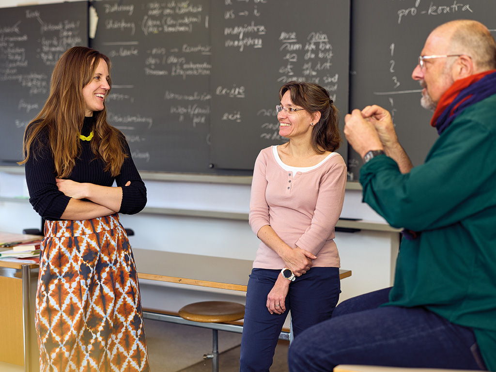 Simone Frey, Eveline Burkhardt und Tom Sager im Gespräch
