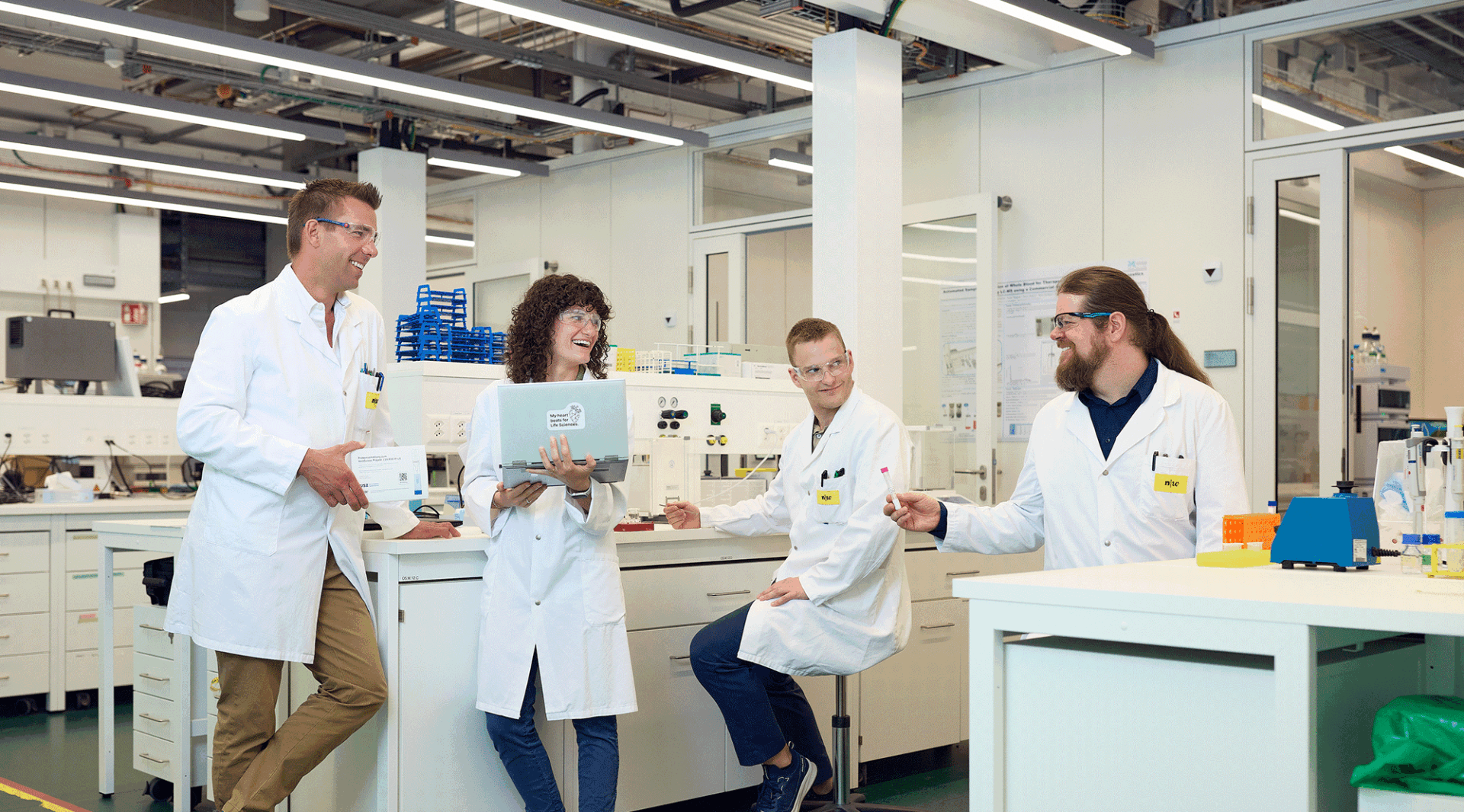 Am Forschungsprojekt unter der Leitung von Prof. Dr. Stefan Gaugler arbeiten unter anderem Paola Maragno, Robin Obrist und Dr. Severin Weis (von links) mit.