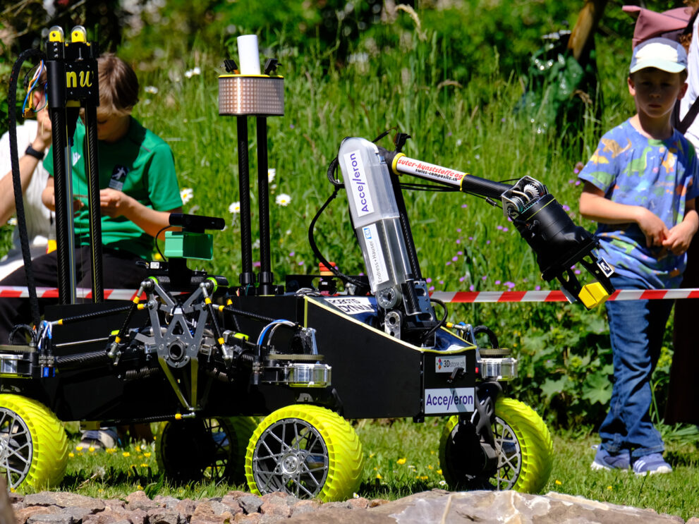 Der selbstgebaute Mars-Rover des Teams der FHNW bei einer Mission